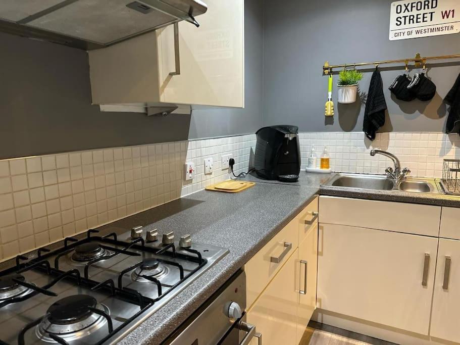 Stunning Luxury Croydon Apartment Gatwick Airport Close Purley Bagian luar foto