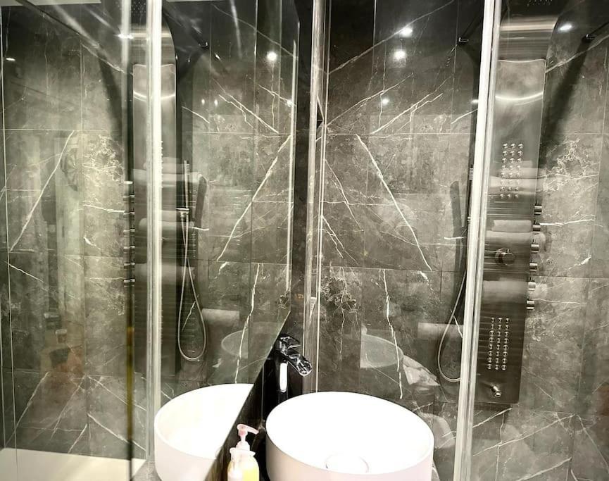 Stunning Luxury Croydon Apartment Gatwick Airport Close Purley Bagian luar foto