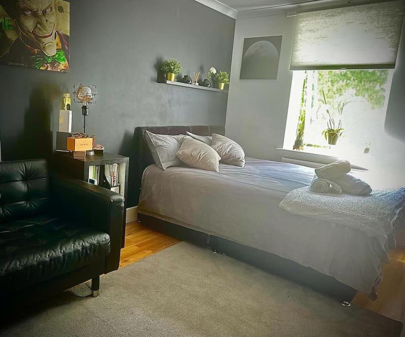 Stunning Luxury Croydon Apartment Gatwick Airport Close Purley Bagian luar foto