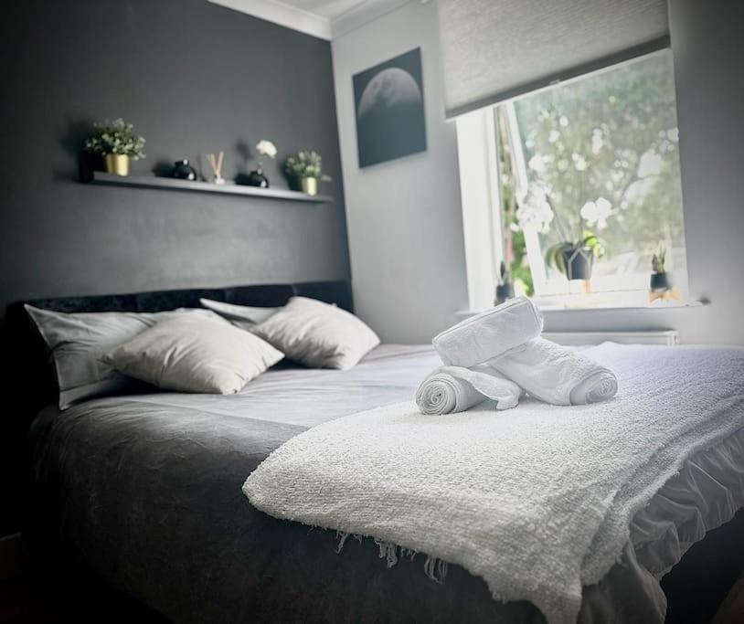 Stunning Luxury Croydon Apartment Gatwick Airport Close Purley Bagian luar foto