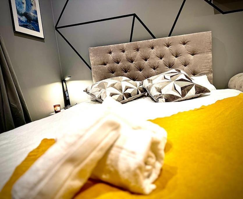Stunning Luxury Croydon Apartment Gatwick Airport Close Purley Bagian luar foto